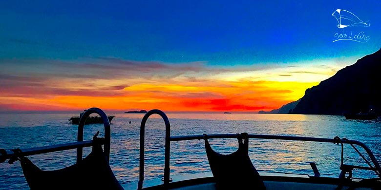 positano_boat_tour_sunset_sea_living2_web_780_390