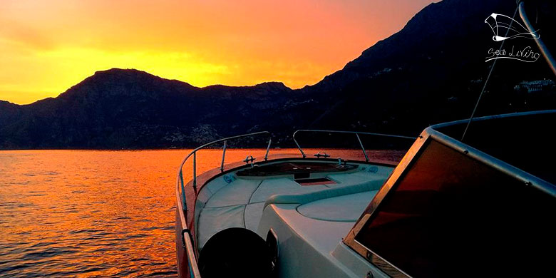 sunset_amalfi_coast_boat_tour_sunset_sea_living2_web_780_390